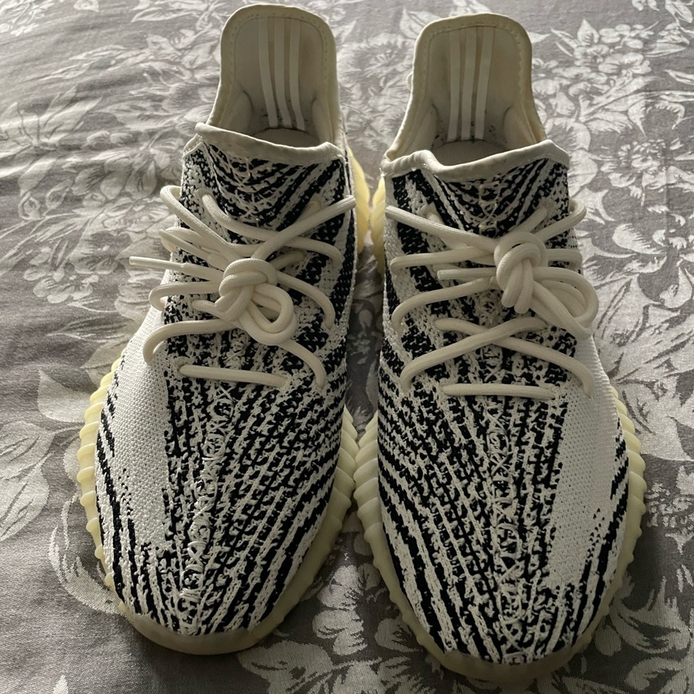 Adidas Yeezy Boost 350 V2 Zebra used!